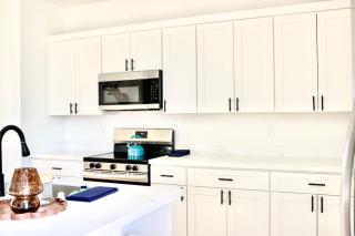 New SW Inspired Home, 9 Guests, Tesla Ready, Pet Friendly - 7