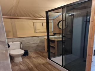 Safari tent for 6 people - 1