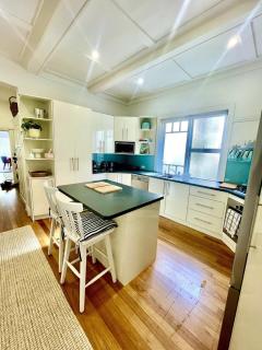 Dolphin Sands - flat barefoot walk to Coogee Beach - 4