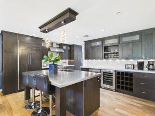 Azure - Sparkling Pool - Pool Table - In Old Town - 8