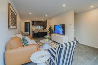 Modern Addington Escape Stylish 2br Townhouse - 1