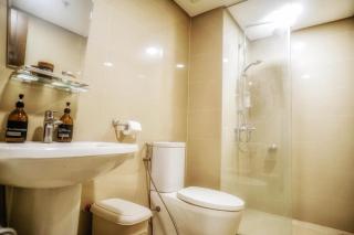 Modern 1BR Corner Unit, Pool & Gym Overlooking Cebu City Skyline - Cebu IT Park - 1