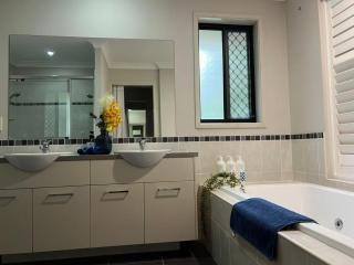 Spacious Family Retreat in Calamvale - 8