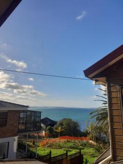 cliff top house guest rooms - 4