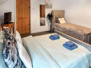 Sherwood House Apartment 3 - 6