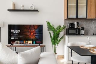 Relaxing Studio with Balcony & Pool in Haven Tower - 8