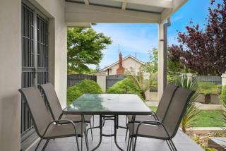 Cozy Caroline - Near CBD Family retreat - 4