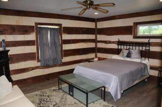 Fabulous Family Getaway with a Private Pond and Amazing Countryside Views in Anita, Iowa - 4