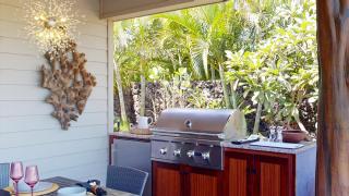 PUALANI VILLA Single Level 4BR KaMilo Home with Pool and Cottage - 1