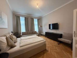 Close to Stadthalle I 5 Min to Lugner City - 4