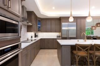 OCEAN WAVE Lovely 3BR KaMilo Home Walking Distance to Beach - 8