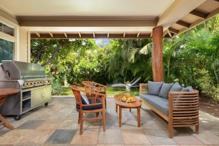 OCEAN WAVE Lovely 3BR KaMilo Home Walking Distance to Beach - 3