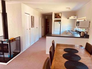 Lake Hawea Family Holiday Home - 1