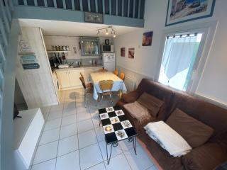 Maisonnette avec jardin et accès piscine - FR-1-194-315 - 9