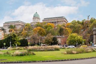 JONES Apartment at Chain Bridge - 9