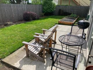 Modern first-floor bedroom and bath - 8