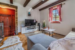 Nature Lodge With Sauna and Hot Tub - Happy Rentals - 8