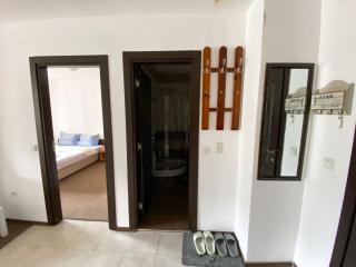 1BR Apartment with Mountain View near the Gondola - 1