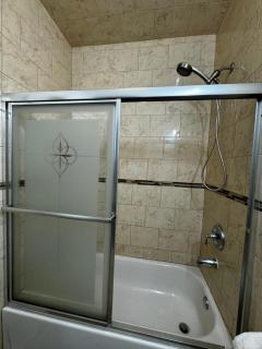 Private 1st floor Apartment - Only 5 min Away from Newark Airport and 30 min to NYC - 8