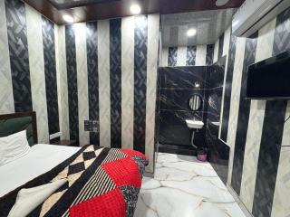 HOTEL GOLDEN Palace - 4