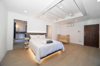 Patong Thai-style 4 Bedrooms Private Pool Sunset View Deck 6 Minutes to the Beach - 1