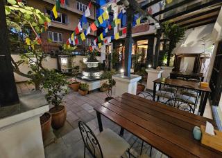 Central Courtyard - Heritage Hötel & Artisan Café - 2