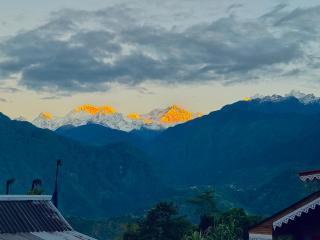 Himalayas Hostel & Homestay - 8