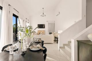 Zeus Holiday Home - 0