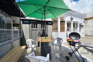 海徒歩1分アメリカンビレッジまで7分周辺には飲食店多数の北谷エリアSunabeNest - 7