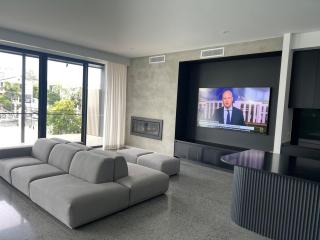 Amazing Waterfront house&Pet Friendly &long term Required - 5