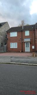 Peaceful Family Home in Tilbury with Garden Parking for 3 Cars - 9