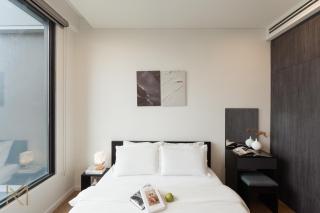 Lumiere Riverside 2 bed Stylish Condo City View - 2