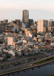 LuxeStay Saigon - Luxury Studios, 1 Bedroom, 2 Bedroom & 3 Bedroom Apartments - City Centre Ho Chi Minh City, Pool Access, Ideal for Families Business Travelers and Group Bookings - 7