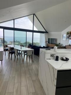 Modern Dorset beach house with hot tub and sauna - 9