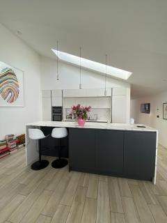 Modern Dorset beach house with hot tub and sauna - 3