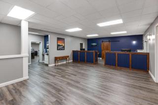 Angel Inn Near IMAX, a Travelodge by Wyndham - 4