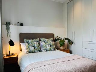 Modern Centrally Located Two Bedroom Apartment - 5