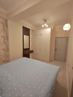 Bright & Cozy Apt 2 Rooms - 1