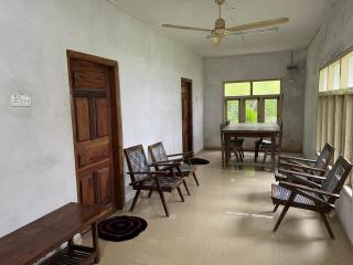 Delft Aquatic Tourist Hotel - 1