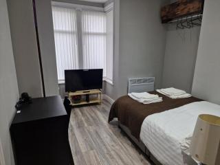 Stella Villa Bradford - 8