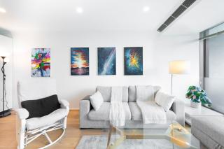 Metro Glow - Sleek Stay with Pool & Perks - 4