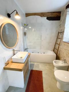 Gite In The Heart Of Historic Residence - 5