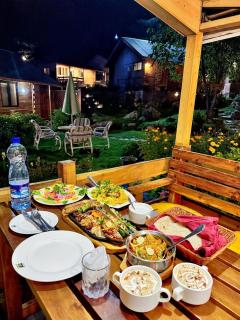 Grey Walls Mountain Huts & Cottages - 9