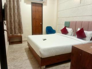 Accuotel Inn Minakshi - Indore - 1