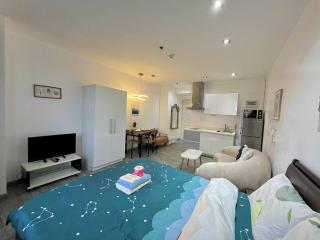 Gramercy Makati Condotel - 4