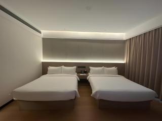 The MAJULAN Hotel - 8