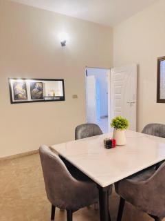 2-BR Apartment-3 min airport - 1