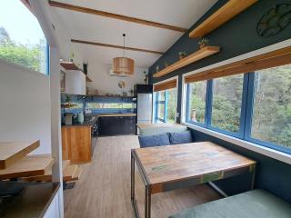 Off-Grid Tiny-House Escape - Manu Waiata - 0
