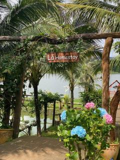 Lá Homestay - 0