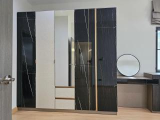 Saint Sean Saraphi - 3